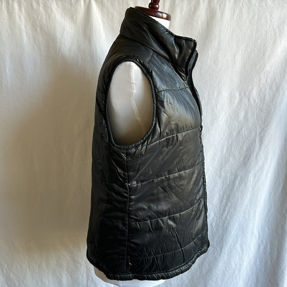 Reversible black puffer vest - Picture 10 of 15